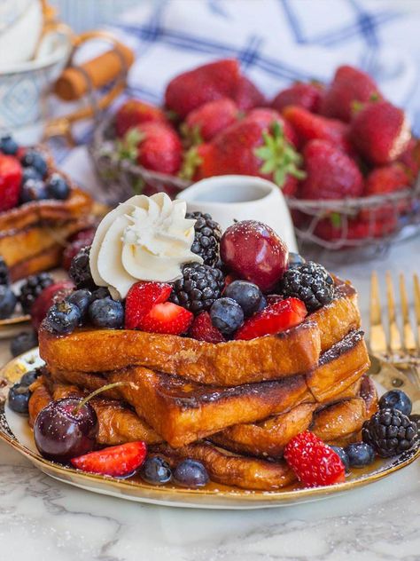 The Best Brioche French Toast (video) - Tatyanas Everyday Food Brioche Recept, French Toast Video, Best French Toast Recipe, Brioche French Toast Recipe, French Toast Recipes, Awesome French Toast Recipe, The Best French Toast, French Recipe, Brioche French Toast