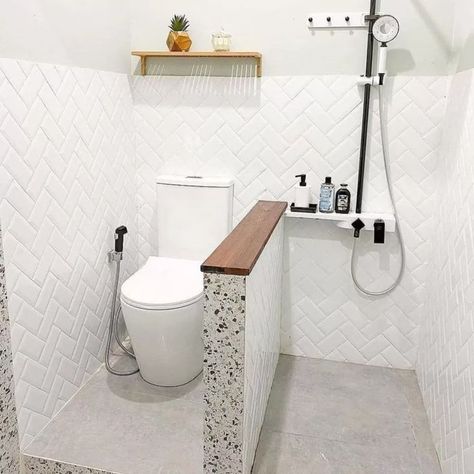 bathroom ideas small on a budget Small Bathroom Plans, Minimalist Small Bathrooms, Small Space Bathroom Design, Toilet And Bathroom, Toilet And Bathroom Design, Bilik Air, Toilet Room Decor, Minimalist Bathroom Design, Small Bathroom Layout