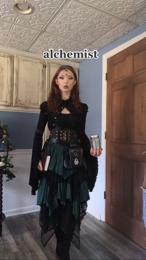 Ren Faire Outfits, Ren Faire Costume, Pirate Outfit, Fair Outfits, Fest Outfits, Witch Outfit, Fantasias Halloween, Fantasy Dress, Fantasy Fashion