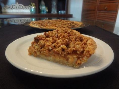 Apple Pie with Crunchy Crumble - Lucky Leaf Apple Pie Filling Recipes, Potatoes Recipes, Pie Filling Recipes, Easy Apple Pie, Lucky Leaf, Famous Recipe, Apple Pie Recipes, Apple Pies Filling, Cereal Recipes