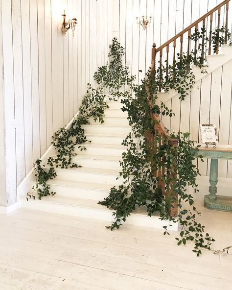 We love decorating these stairs at The White Sparrow Barn outside Dallas. White barns with greenery staircase designs are stunning. Staircase Greenery, Wedding Staircase Decoration, Simple Staircase, Wedding Stairs, Wedding Staircase, White Sparrow Barn, White Sparrow, Staircase Designs, Hunter Wedding