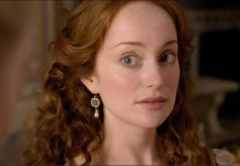 Giulia Farnese - The Borgias "The Assassin" Geillis Duncan, Giulia Farnese, Historic Dresses, Lotte Verbeek, House Tyrell, Regency Dresses, Chicago Typewriter, Ginger Head, The Assassin