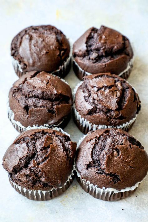 Chocolate Chunk Muffins, Chocolate Muffin Recipe, Jumbo Muffins, Double Chocolate Muffins, Chocolate Banana Muffins, Filled Muffins, Homemade Muffins, Chocolate Chunk, Chocolate Chip Muffins