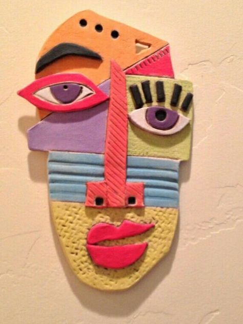 Clay Mask Idea Ceramic Face, Ceramic Mask, Wooden Mask, Picasso Art, Cardboard Art, Masks Art, School Art Projects, Elementary Art, Teaching Art