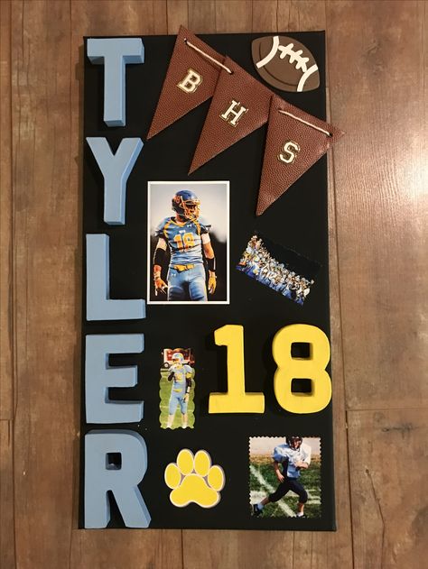 Locker Board Ideas, Locker Decorations For Football, Senior Gifts Football Players, Senior Posters Football, Football Posters Senior Night, Senior Night Poster Ideas Football, Homemade Football Posters, Senior Football Boards, Senior Football Locker Decorations