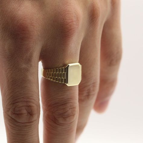 Gold Square Watch Style Men's Signet Ring. A modern take on a classic men's ring. Perfect for everyday wear or to add a touch of luxury to your outfit. #mensring #mensjewelry #signetring #goldring #squarering https://whispers-in-the-wind.com/discover-the-latest-mens-accessory-trends-for-2024/?silver-open-bracelet-for-men-maharani-charlottes-web-jewellery Gold Rings For Men Aesthetic, Men Pinky Ring Gold, Square Signet Ring Men, Mens Copper Jewelry, Mens Fine Jewelry, Vintage Signet Ring Men, Old Money Accessories Men, Men’s Gold Rings, Gold Rings For Men Unique