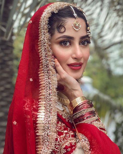 Sajal Ali Wedding, Muslimah Wedding Dress, Trending Hair, Sparkly Makeup, Pakistani Bridal Makeup, Indian Wedding Couple Photography, Latest Bridal Dresses, Sajal Ali, Pakistani Wedding Outfits