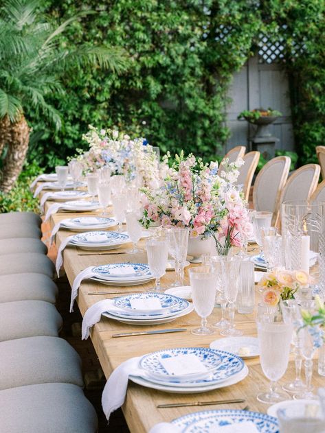 English Garden Meets Coastal Grandmother At The Historical Darlington House Garden Wedding Table, Chinoiserie Wedding, Darlington House, Luxe Furniture, Wedding Rental, English Garden Wedding, Coastal Summer, Garden Theme Wedding, Summer Garden Wedding