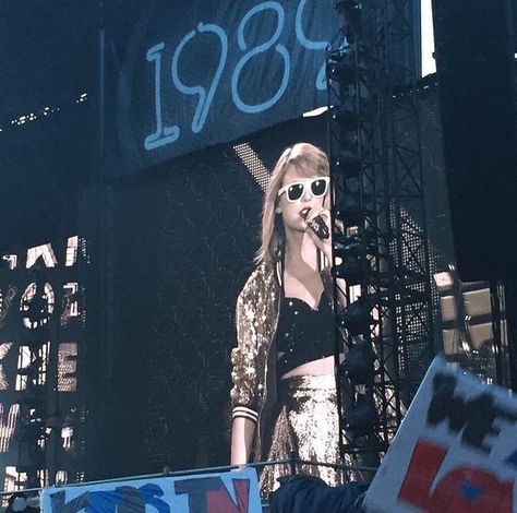 Taylor Swift 1989 New Romantics, 1989 Birds Taylor Swift, Taylor 1989 Aesthetic, 1989 Tour Aesthetic, Welcome To New York Taylor Swift, 1989 Tour Taylor Swift, 1989 Aesthetic Taylor Swift, Albums Aesthetic, Electric Blue Eyes