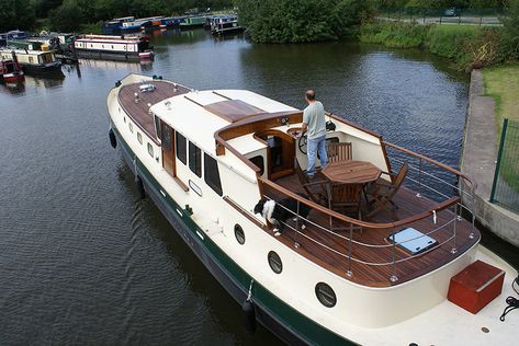 WalkerBoats.com: Dutch Barge | Frank Walker www.walkerboats.com | Flickr Barges For Sale, Barge Boat, Boat House Interior, Houseboat Living, Dutch Barge, Canal Boats, House Boats, Aqua Marina, Boat Ideas