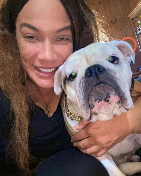 The king and @niajaxwwe 😂 #PrinceStannis #EnglishBulldog #NiaJax Nia Jax, English Bulldog, The King, Wwe, Animals, Quick Saves