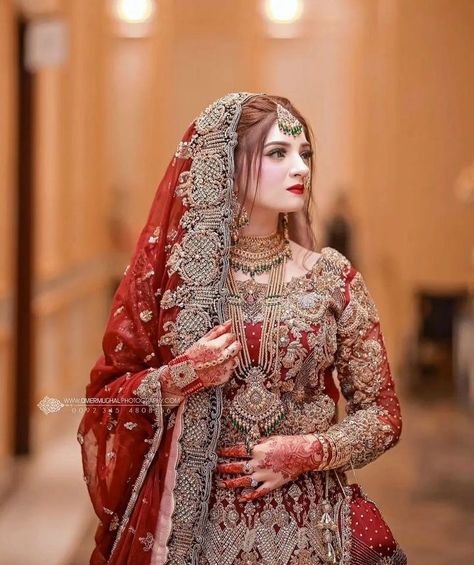 #pinterest#bridals Bridal Jewelry Ideas, Lehenga Pakistani, Bridal Jewlery, Asian Wedding Dress Pakistani, Pakistani Bridal Makeup, Copper Work, Bridal Makeup Images, Wedding Dress Organza, Latest Bridal Dresses