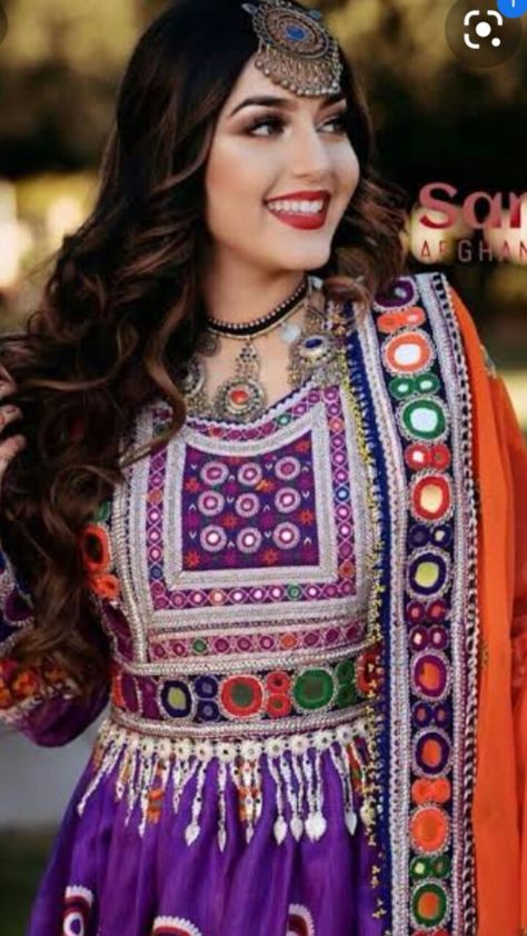 Pashto Dress Design, Pathan Dress For Women, Pathani Girls Dpz, Pashto Girls Dpz, Afgan Dress Afghani Clothes, Pakistani Mehndi Dress, Gand Afghani Dress, Afghani Girls Dpz, Celebrity Inspired Outfits