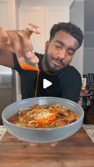 Renzo on Instagram: "Chicken and Sausage Gumbo!   Now I am by no means an expert but I believe this gumbo recipe is definitely worth trying 😂 the flavors are amazing!   My boy @onestopchop_ threw down on the red beans and rice so I had to work my wrist on some gumbo!   Full ingredient list:   1-2 lb chicken thighs  1-2 lb andouille sausage  1 whole onion diced 1 whole green bell pepper diced  2-3 large celery stalks diced  4-5 garlic cloves minced  3-4 bay leaves  6-8 cups chicken broth  1 cup oil  3/4 cup flour   2-3 tsp cajun seasoning  2-3 tsp garlic powder  2-3 tsp onion powder 2-3 tsp black pepper 2 tsp dried oregano   Seasoning amount is optional!   Allow roux (flour/oil) to cook on low for at least an hour continuously stirring! The darker the better but it will burn quickly.   Onc Black Chefs Cooking, Tony Chachere Gumbo Recipe, Gumbo Recipe Chicken And Sausage, Seafood Gumbo Recipe Louisiana, Southern Gumbo Recipe, Gumbo Recipe Video, Gumbo Recipe Authentic, New Orleans Gumbo Recipe, Seafood Gumbo Recipe Easy