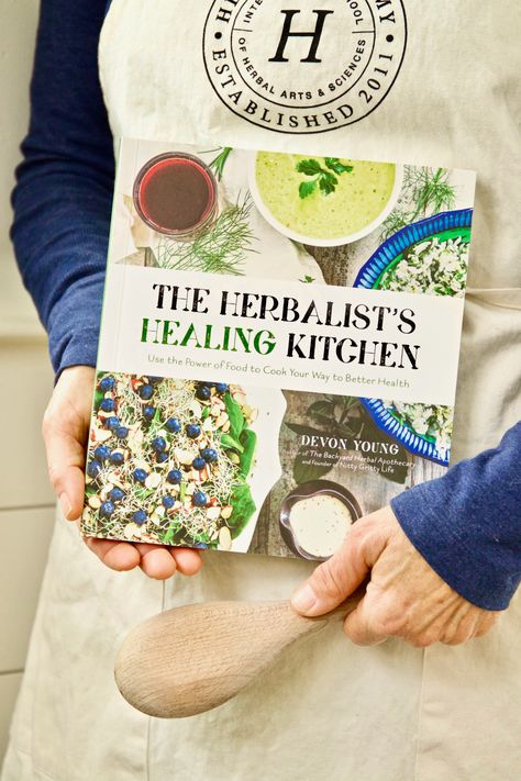 Books For Healing, Herbal Books, Herbal Academy, Herbal Apothecary, Cook Books, Healing Food, Healing Herbs, Natural Living, To Listen