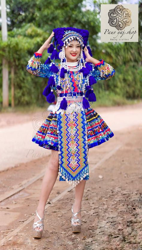 Hmong Clothes Traditional, Hmong Wedding, Hmong Art, Hmong Fashion, United Nation, Hmong Clothes, Culture Clothing, Korean Fashion Women, Batik Dress