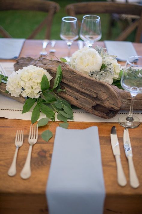 Driftwood Centerpiece Wedding, Driftwood Wedding, Driftwood Centerpiece, Diy Table Numbers, Driftwood Table, Event Decorating, Hydrangea Arrangements, Wedding Accesories, Wedding Flower Inspiration