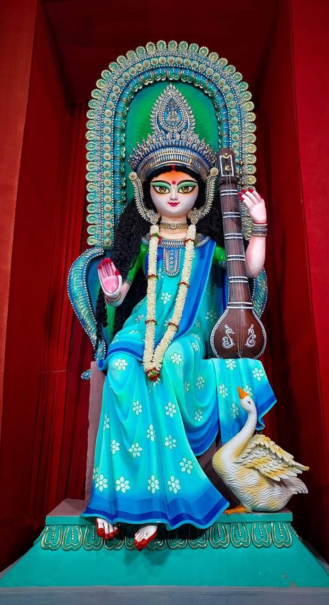 Bengali Saraswati Idol, Swarasati Mata, Saraswati Thakur Photo, Swarasati Maa Drawing, Saraswati Devi Murti, Saraswati Mata Murti, Sarswati Maa, Saraswati Thakur, Durga Pandal