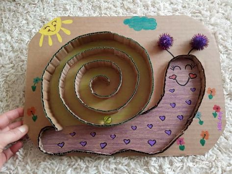 Snails Preschool, Snails Kids, Snail And The Whale, Montessori Diy, Farm Preschool, Toddler Arts And Crafts, Preschool Arts And Crafts, Preschool Art Activities, Autumn Crafts