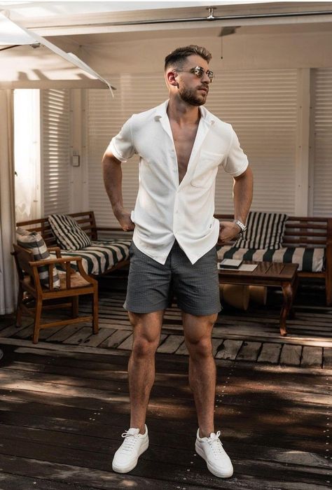 Looking for the perfect linen shirt to elevate your wardrobe? Check out our top picks for the best linen shirts for men. From classic styles to trendy designs, we've got you covered. Discover the comfort and style of linen with our expertly curated collection. Read our article now! #linenshirts #mensfashion #basicoutfits #casualcloset Mens Vegas Outfits, Vegas Mens Outfit Ideas, Vegas Outfit Ideas, Summer Vegas Outfit, Italian Fashion Summer, Ja I Ty, Vacation Outfits Men, Comfy Summer Outfits, Ibiza Outfits