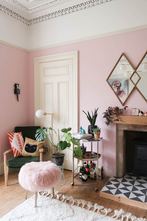 Pink Accents Living Room, Pink Living Room Decor, Pintura Exterior, Pink Living Room, Living Room Update, Pink Home Decor, The Fireplace, Living Room Accents, Living Room Colors