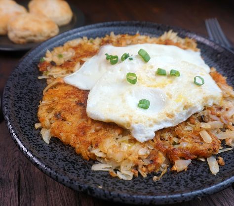 Salmon Hashbrown, Salmon Hash Recipe, Fish For Breakfast, Hearty Breakfasts, Asian Side Dishes, Best Macaroni Salad, Hash Recipe, Hashbrown Recipes, Food Fish