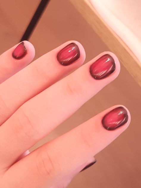 Vampire Short Nails, Gothic Short Nail Designs, Vampire Nails Gothic Short, Red Halloween Nails Short, Vampire Nails Short, Short Vampire Nails, Shorts Nails Ideas, Short Alt Nails, Gothic Short Nails