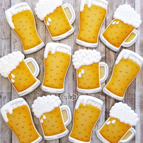 More beer cookies for a beer lover's birthday! Cause who doesn't love beer AND cookies! Happy birthday Mike! Cheers! #decoratedcookies… Mug Sugar Cookie, 21st Birthday Cupcakes, Happy Birthday Mike, Beer Cookies, Beer Birthday Party, Wedding Shower Cookies, St Patrick's Day Cookies, Royal Iced Cookies, Cookies Sugar