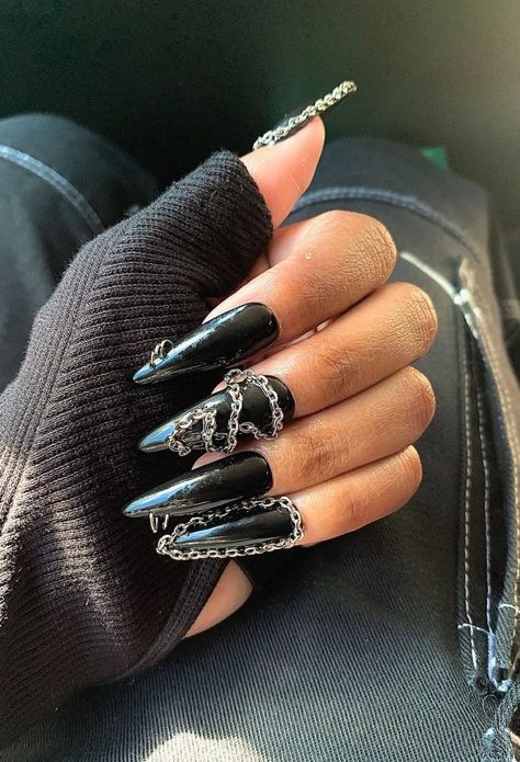 Goth Nail Art, Goth Winter, Black Chrome Nails, Nail Piercing, Nail Vinyls, Gothic Nails, Stripped Nails, Goth Nails, Grunge Nails