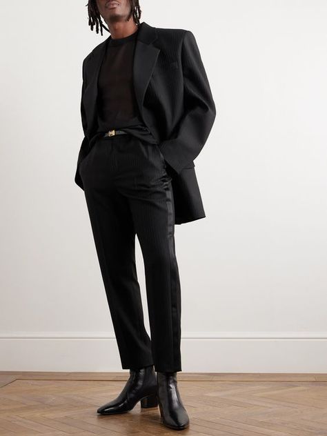 Perfect I loved the body fit it's very fine! Minimalist Formal Outfit Men, Mens Black Formal Wear, Goth Business Casual Men, Classy Goth Outfits Men, Opera Outfit Men, Goth Fashion Male, Gala Suits For Men, Suits For Graduation, Black Outfit Male