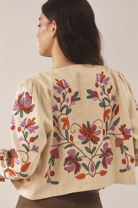 embroidery linen jacket project inspo Lacy Tops, Trendy Fashion Tops, Embroidered Linen, Linen Jacket, Embroidered Jacket, 50 Fashion, Fashion Tops, Sewing Hacks, Summer Girls