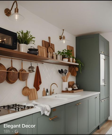 Semi Classic Kitchen, Green Galley Kitchen, Small Kitchen Colour Schemes, Dining Japandi, Kitchen Japandi, Japandi Furniture, Green Kitchens, Mountain Kitchen, Japandi Kitchen