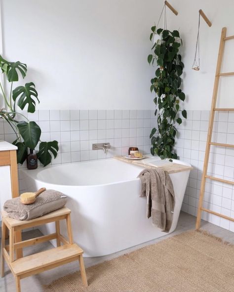 Extra Space Storage, Bathtub Decor, Zen Bedroom, Tub Ideas, Scandinavian Bathroom, Bathroom Plants, Bathroom Goals, Bathroom Shop, Big Bathrooms