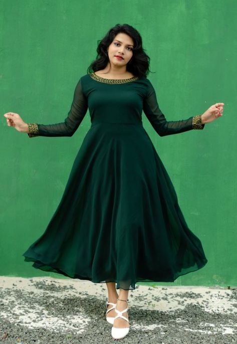 Anarkali salwar suits Georgette Long Gown, Beautiful Frocks For Women, Anarkali Tops Designs, Frock Suit Anarkali Simple, Plain Gowns Indian, Georgette Frocks For Women, Georgette Anarkali Suits Party Wear, Green Frocks For Women, New Model Churidar Designs Party Wear