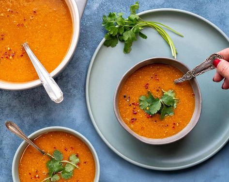 Are you looking for a healthy, easy and delicious red lentil soup? This ‘dump and start’ curried tomato and lentil soup takes only minutes in your Instant Pot. Zero syns if you are following the Slimming World diet. #soup #vegan #glutenfree #instantpot #lentils #slimmingworld #supergoldenbakes #healthyrecipes Red Lentil Soup Recipe, Tomato Lentil Soup, Vegan Lentil Soup, Vegetarian Soup Recipes, Instant Pot Soup Recipes, Lentil Soup Recipes, Red Lentil Soup, Vegan Soup Recipes, Instant Pot Soup