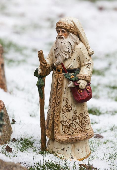 Old World Santa, Santa Carving, Tree Statues, Wooden Santa, Halloween Inflatables, Santa Figurines, Candy Cane Stripes, Outdoor Holiday Decor, Old Fashioned Christmas