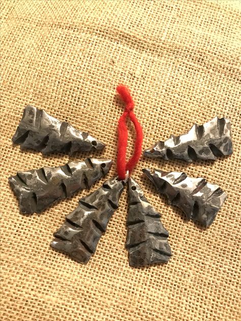 Hand forged Christmas tree ornaments. Forged Christmas Gifts, Forged Christmas Ornaments, Blacksmith Art, Hand Christmas Tree, Diy Forge, Forge Ideas, Horseshoe Projects, Blacksmith Projects, Metal Working Projects