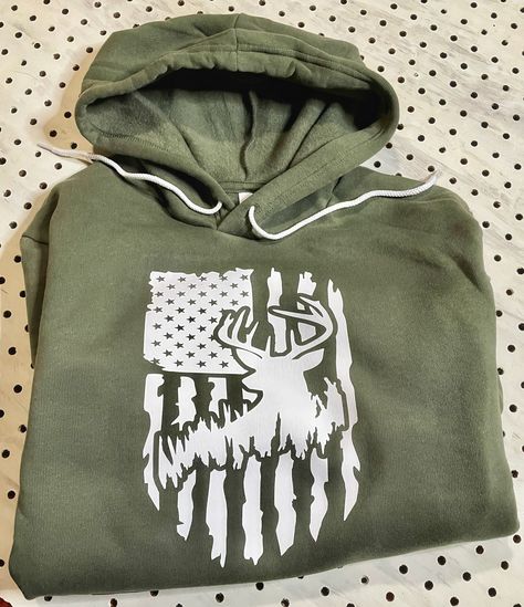 This hoodie would make a great gift for the hunter in your life. Hoodie is a soft material. I try to use Bella Canvas or something similar. You can choose your color hoodie and vinyl. Regular and plus sizes available. Cost: $30-32 Western Hoodies, Majestic Deer, Casual Country Outfits, American Flag Hoodie, Country Style Outfits, Patriotic Fashion, Western Wear Outfits, Cute Country Outfits, Country Sweatshirts