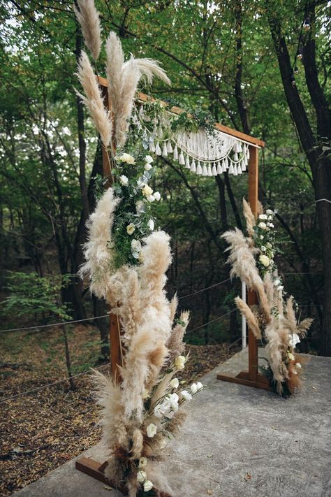 Boho Gazebo Wedding, Wedding Arch Pampas, Pampas Wedding Arch, Bohemian Wedding Ceremony, Boho Teepee, Lavender Farm Wedding, Pampas Wedding, Boho Wedding Arch, Rustic Bohemian Wedding