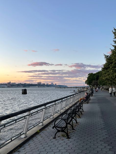 New York Beach Aesthetic, Chicago Summer Aesthetic, Nyc Pier, Summer In Nyc, Chicago Aesthetic, Chicago Summer, Golden Hour Photography, Place Holder, Nature View