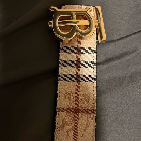 Mens Burberry Designer belt. Reversible.Great condition.No box Plaid Burberry, Burberry Print, Belt For Men, Designer Belt, Burberry Belt, Mens Belts, Black Print, Burberry, Buckle