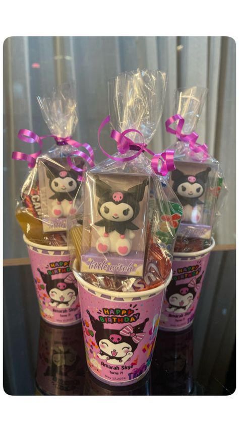 DIY Kuromi Party Favors Diy Kuromi, 9th Birthday Cake, Candy Birthday Cakes, Walpaper Hello Kitty, Hello Kitty Party, Cat Party, 13th Birthday, 9th Birthday