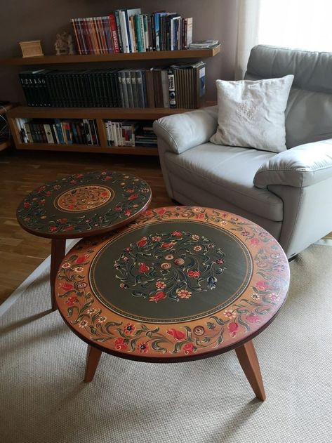 Folk Furniture, Vintage Hand Painted Furniture, Floor Seating Living Room, Furniture Painting Techniques, Interior Design Your Home, Pinterest Room Decor, Girl House, Flipping Furniture, House Decoration