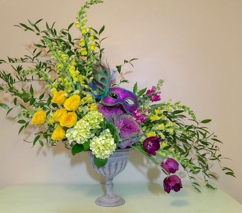 Mardi Gras Flowers, Themed Floral Arrangements, Mardi Gras Wedding Theme, Jewel Tone Wedding Flowers, Mardi Gras Diy, Mardi Gras Party Decorations, Mardi Gras Wedding, Flower Magazine, Mardi Gras Centerpieces