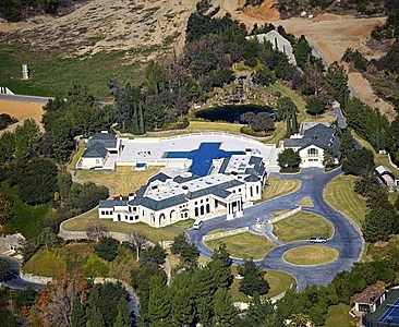 172 Bliss Canyon Rd, Bradbury, CA 91008 - Zillow Colonial Mansion, Houses In America, Dream Mansion, Mega Mansions, Rich Home, Million Dollar Homes, Mansions For Sale, Luxury Estate, Expensive Houses