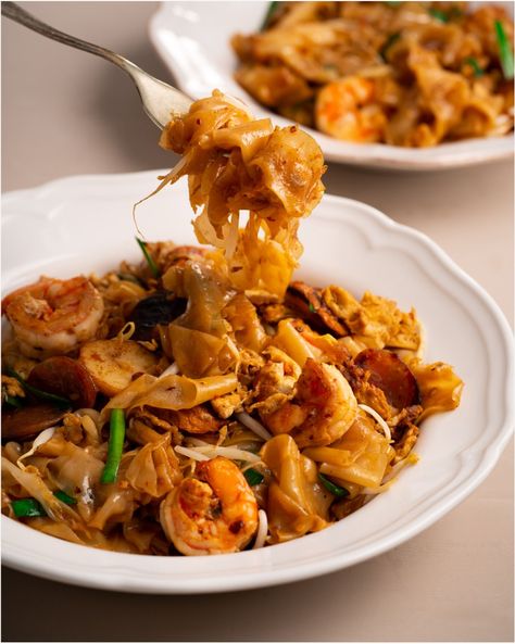 Char Kway Teow | If you love noodles, then you need to know how to make 'Char Kway Teow' at home!💥✌️ | By Marion Cooks Asian Food Classics Char Kway Teow, Asian Food, If You Love, Chicken Wings, Asian Recipes, Noodles, Need To Know, Favorite Recipes, At Home