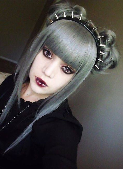 Love the headband Styl Goth, Gothic Hairstyles, Goth Hair, Spiked Hair, Hair Color Pastel, Gothic Makeup, Gothic Beauty, Grunge Hair, Gorgeous Makeup