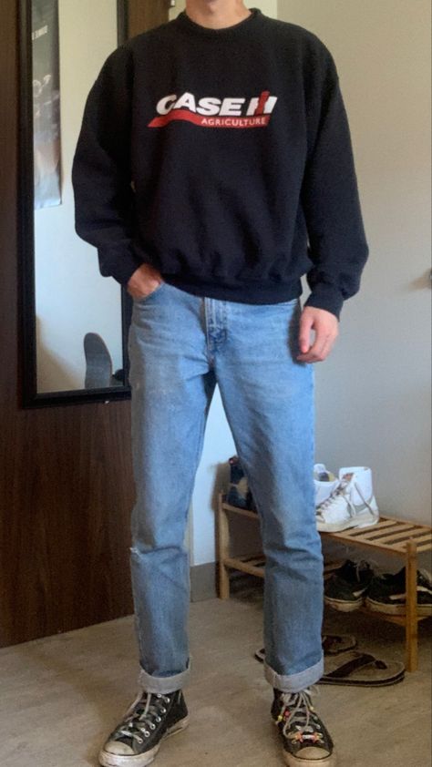 80s Casual Outfit Men, 90s Sweatshirt Outfit Men, 90s Nerd Outfit Men, 80s Nerd Outfit Men, Men’s Aesthetic Outfits Jeans, Mens 90s Fashion, Transmasc Fashion, 80s Outfits Men, Fashion Aesthetic Outfits