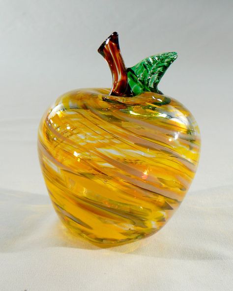 Glass Fruit, Yellow Apple, Apple Decorations, Apple Art, Crystal Glassware, Glass Figurines, Cool Stuff, Gorgeous Glass, Glass Paperweights