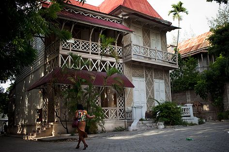 Haiti's Gingerbread Houses Case Creole, Labadee Haiti, Architecture Unique, Caribbean Homes, Haitian Art, Gingerbread Houses, Island Style, Photo Essay, West Indies